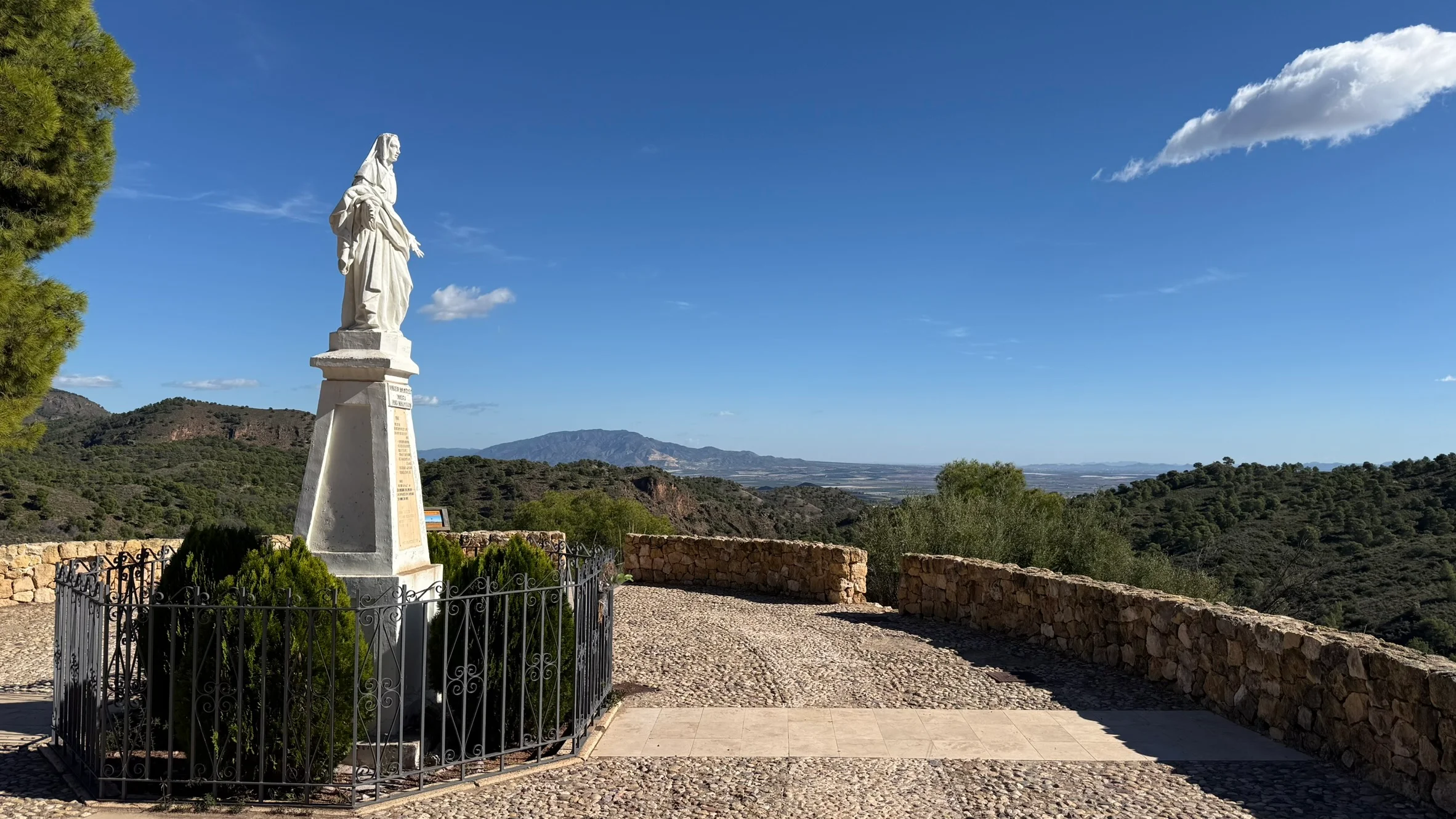 You are currently viewing Lorca i spacer dnem wąwozu Estrecho de la Arboleja