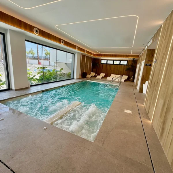 apartment gym pool garage tennis paddle sauna (14)