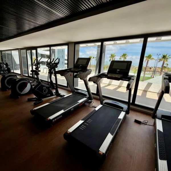 apartment gym pool garage tennis paddle sauna (19)