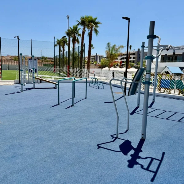 apartment gym pool garage tennis paddle sauna (3)